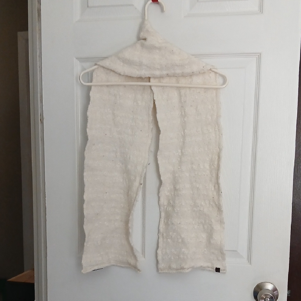 Cozy Cream Knit Scarf